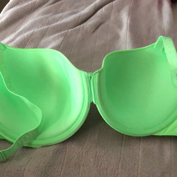 Victoria Secret Bra - Picture 3 of 5